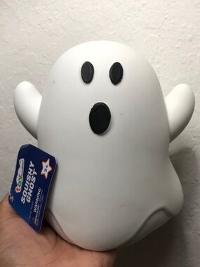 TOYMENDOUS 👻 JUMBO GHOST SQUISHY